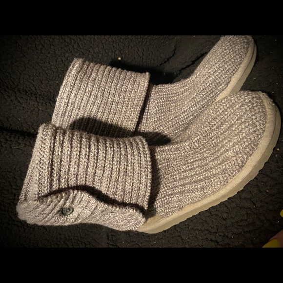 UGGS💕 - Picture 2 of 7